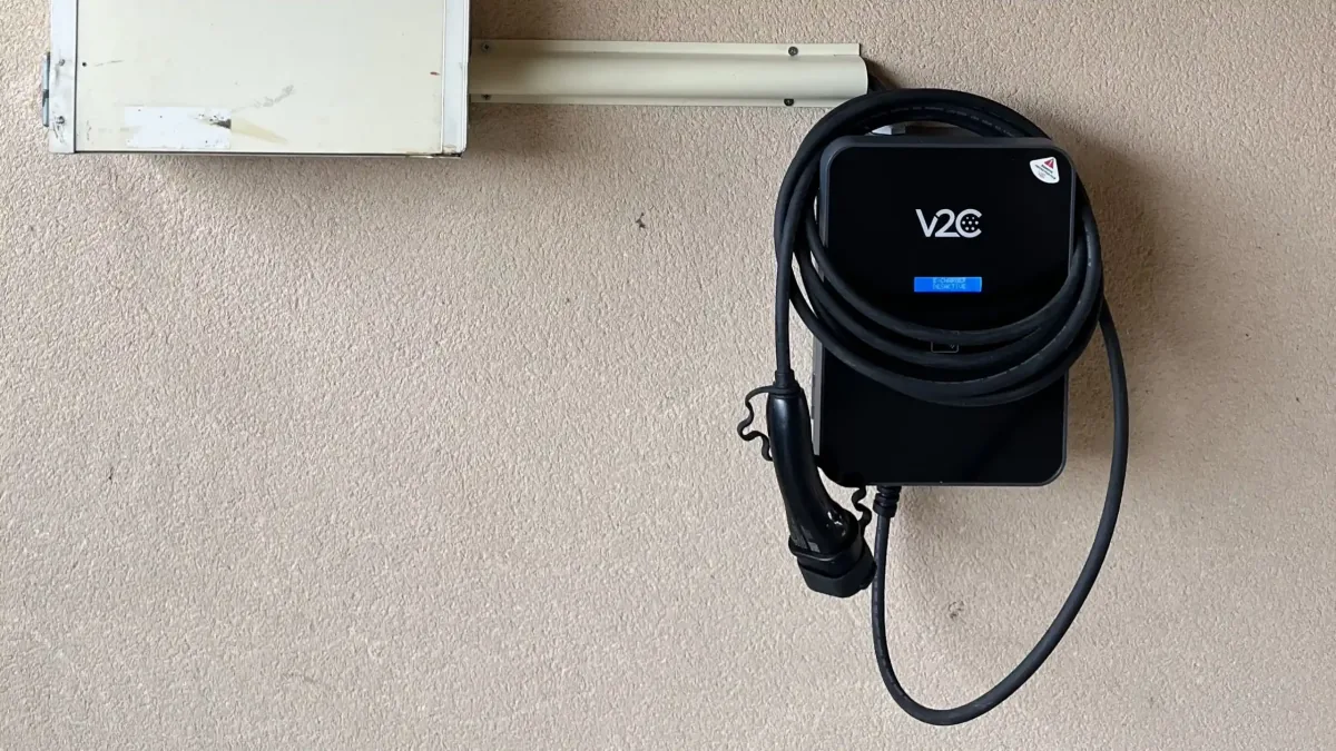 Installation de borne de recharge IRVE par ELC Le Blanc-Mesnil à Drancy